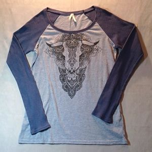 Roper t shirt with waffle weave contrasting long sleeves and print